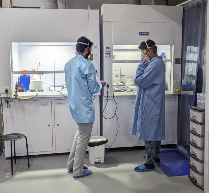 The team brings together expertise from diverse fields, including physics, chemistry, and device engineering. While each member specialises in a particular part of the process, their work is closely interconnected and requires careful coordination and planning. Image: Pavakah Energy